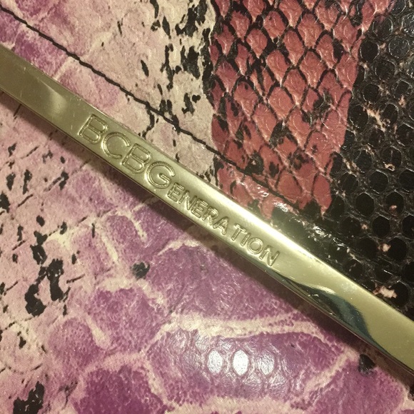 BCBG snakeskin clutch - Picture 3 of 3